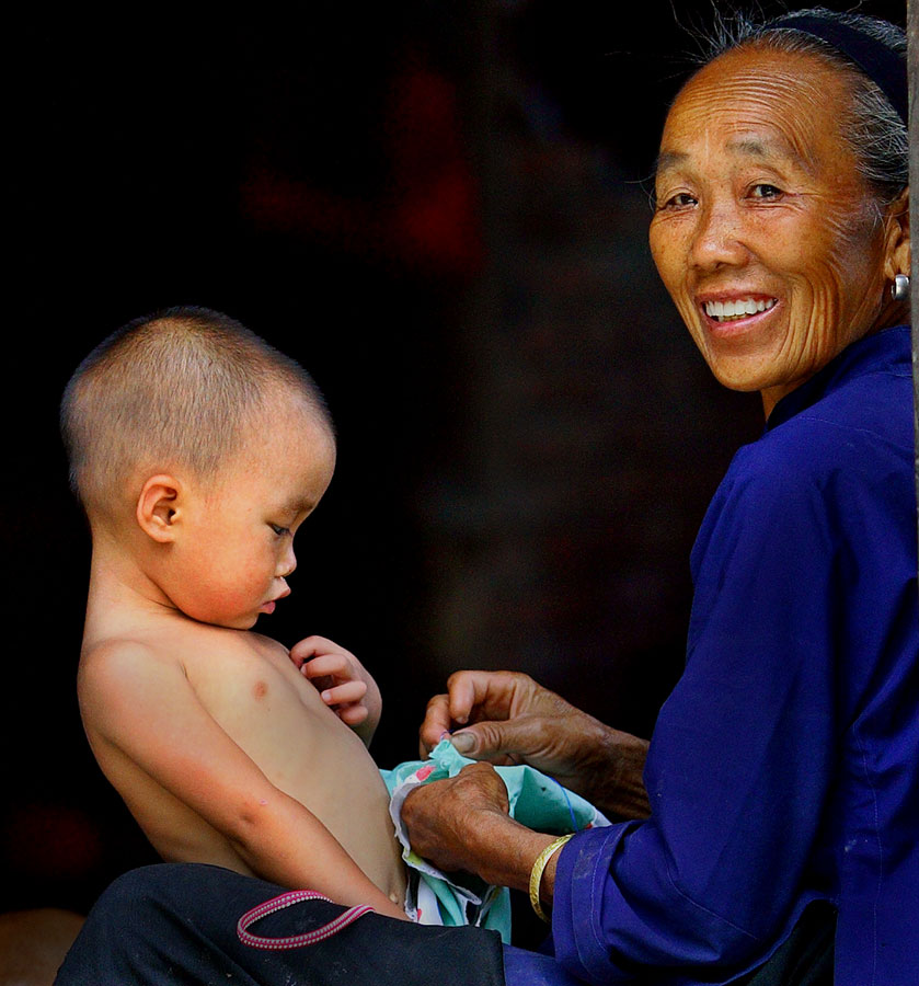 Sewing. Remote village, China. 2809