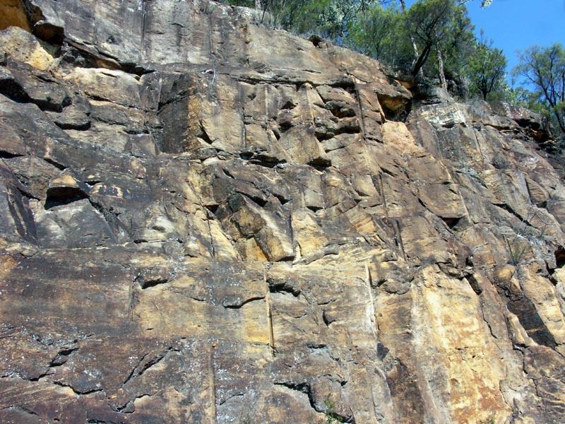 0395: Rock cutting, showing drill marks