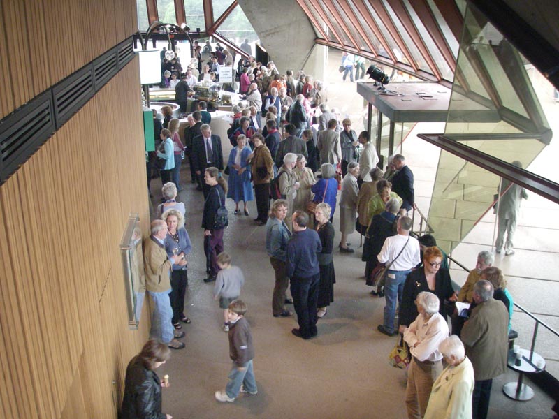  Leaving the concert hall