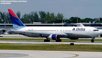 Delta Airlines B767-332 N116DL airline aviation stock photo #7174