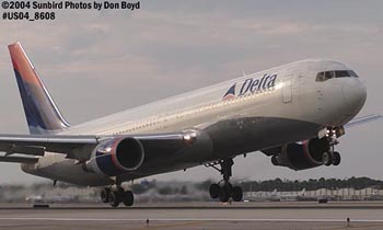 Delta Airlines B767-332 N137DL airline aviation stock photo #8608