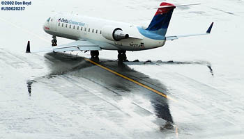 Delta Connection (Comair) CL-600-2B19 N427CA airline aviation stock photo