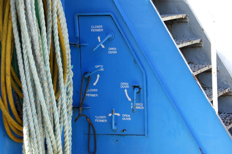 Bi-lingual tug boat in Canada