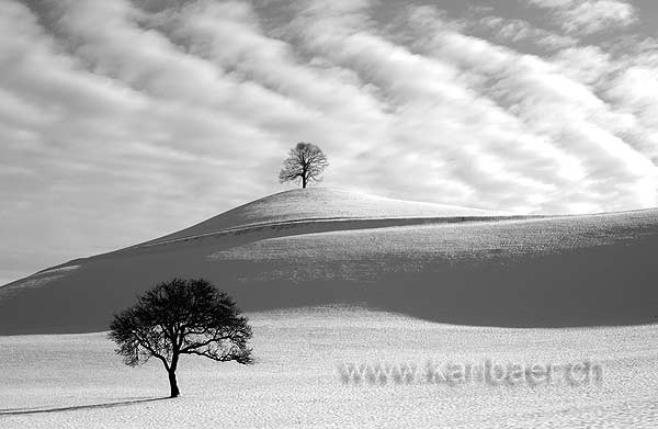 Huegel im Schnee (0381)