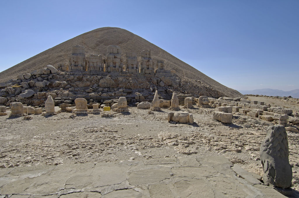 Nemrut 2006 09 1500.jpg