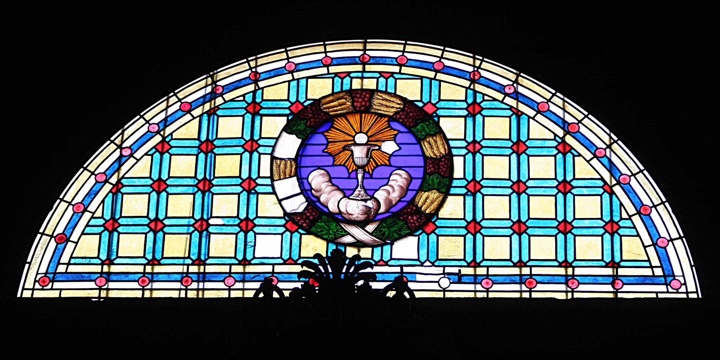 window in a church in Montalcino 2.jpg