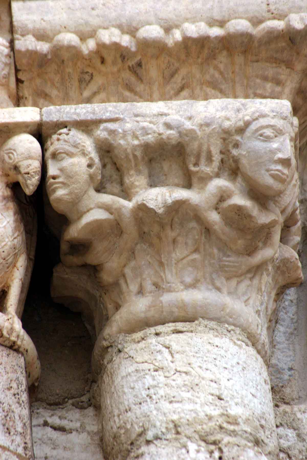 Detail on a church in San Quirico 3.jpg