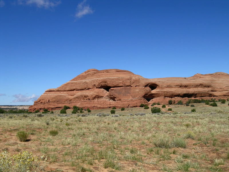 MOAB_Behind_Rock_006.jpg