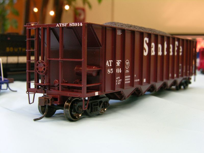 Athearn HO: Upgraded Ortner Rapid Discharge Hopper