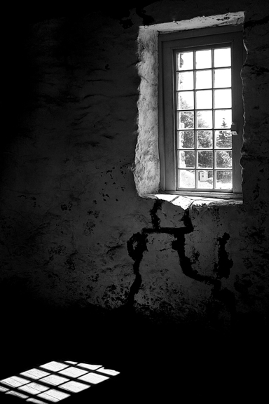 <b>3rd Place</b><br>Window On The Floor<br>by shu