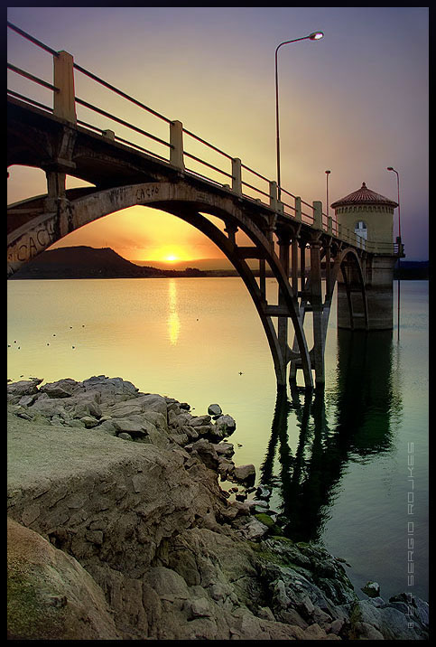 <b>8th Place</b><br>embalse<br>by sergio rojkes