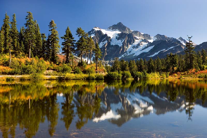 <b>10th Place</b><br>Mount Shuksan in October *<br>by Ann Chaikin