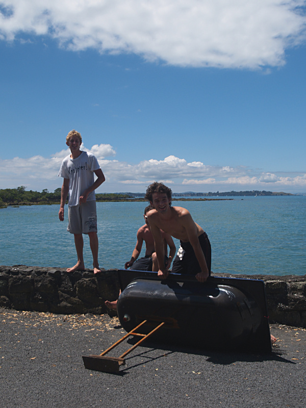 Bath tub boaters