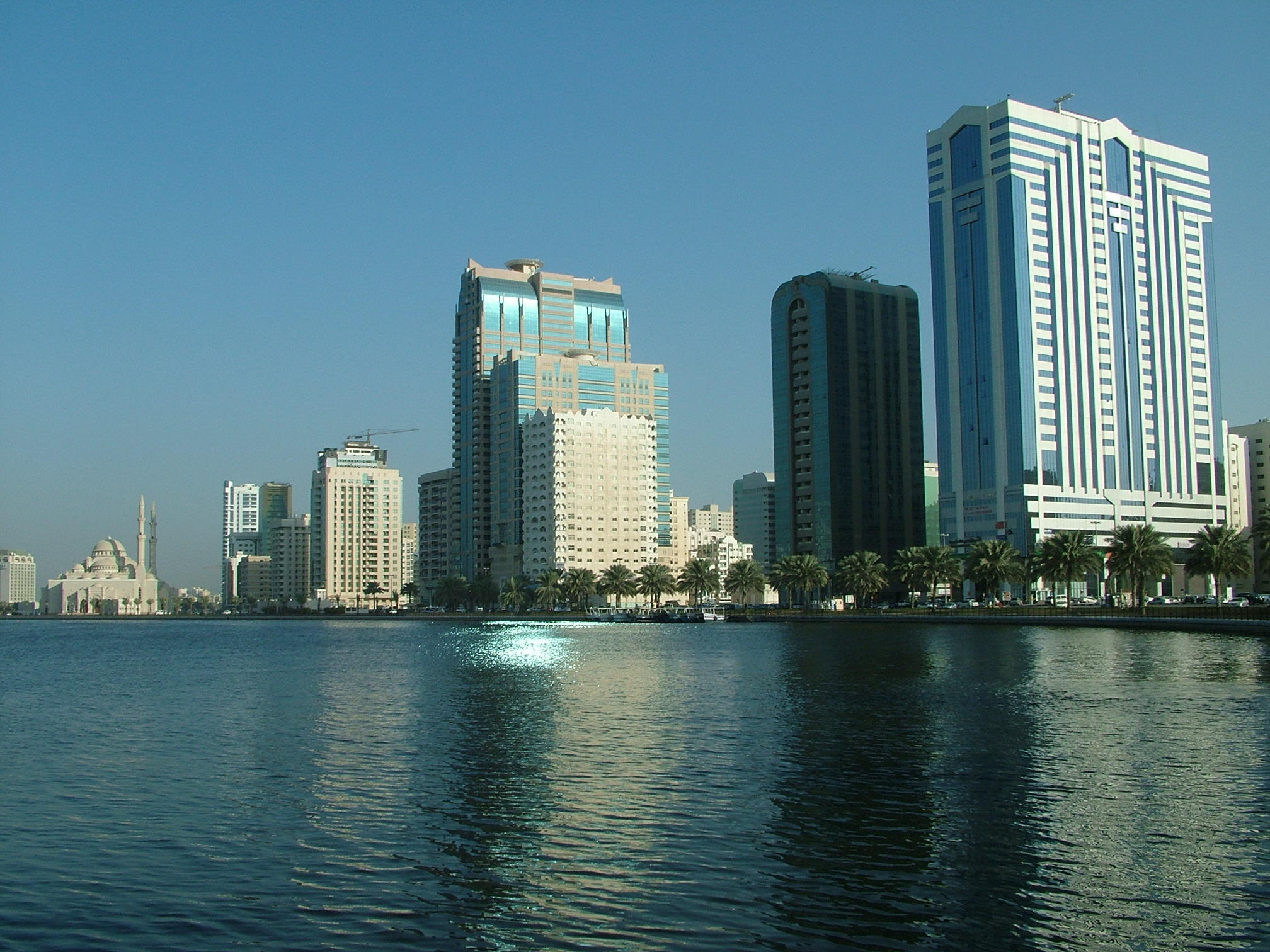 0707 29th October 06 Corniche Sharjah.JPG