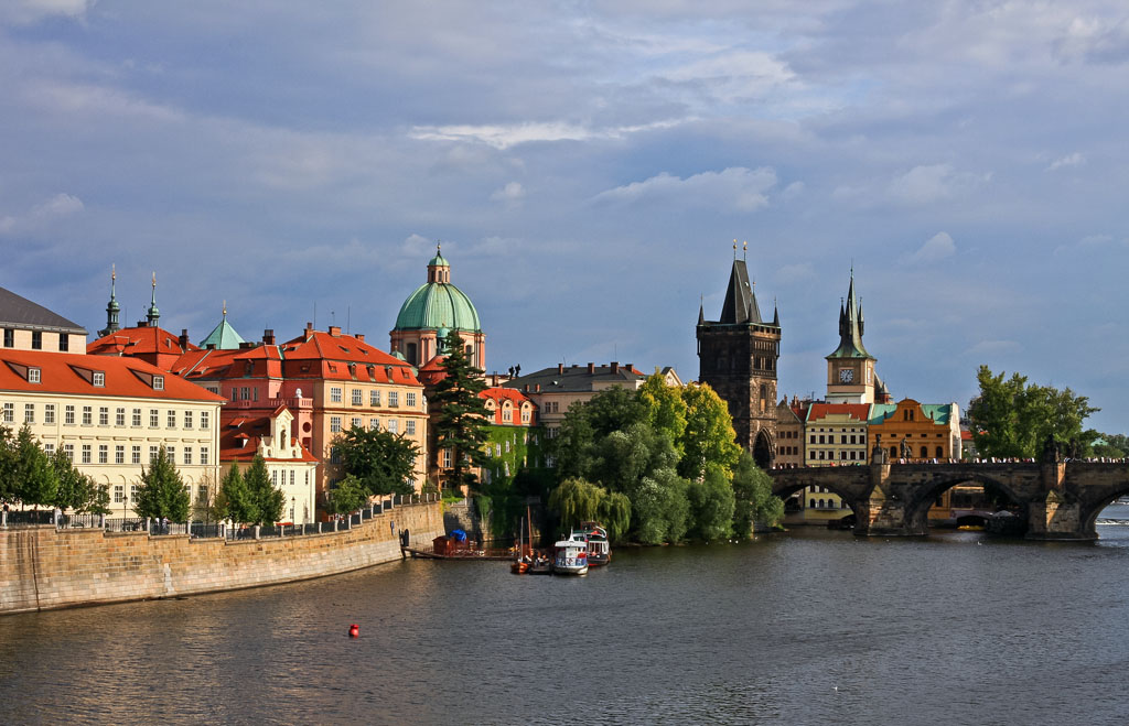 Charles Bridge.jpg