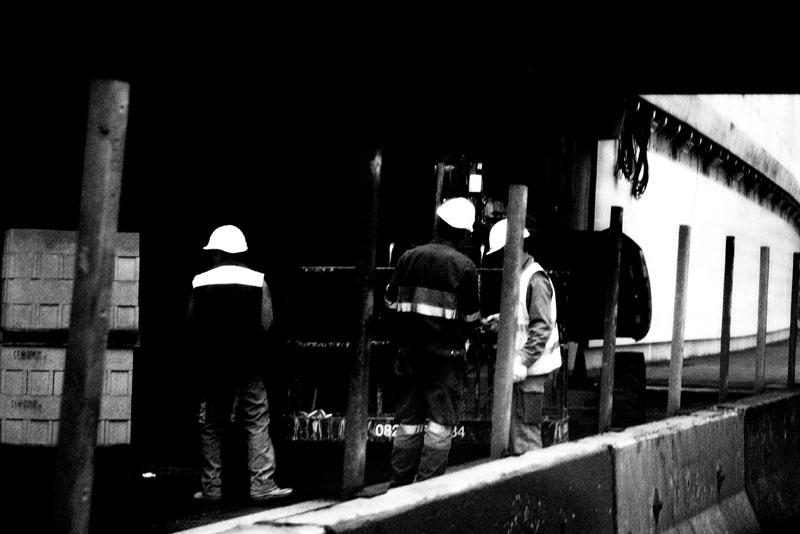 26/09/06 - Men at work