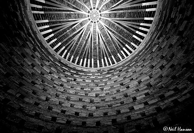 Dovecote_2_bw