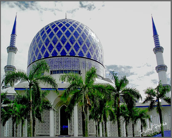 shah alam blue mosque
