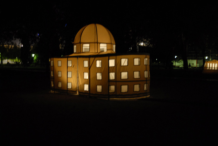 October 2006 - The white Night  - Parc de Bercy 75012 Los Carpinteros Transportable City