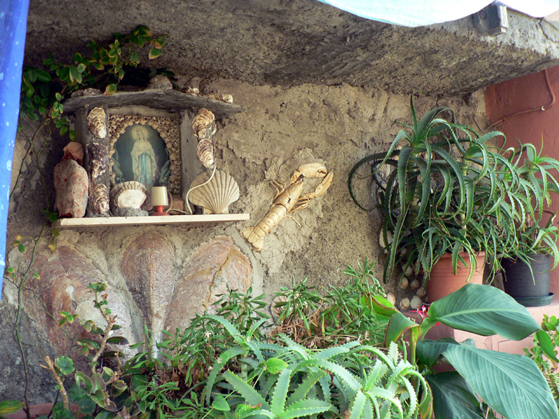 A little shrine at the beginning of our hike.