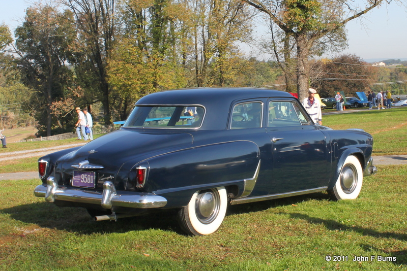 1952 Studebaker Commander De Luxe  2-door Sedan