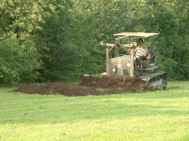 De bulldozer laat zien wat hij kan