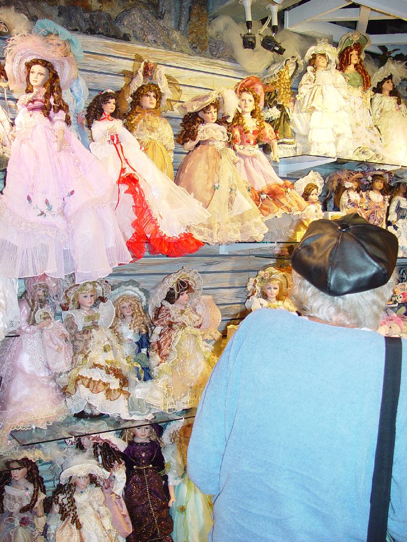 SARA LOVED THE SHOPS THAT LINE THE WHARF-THE DOLLS WERE PRETTY