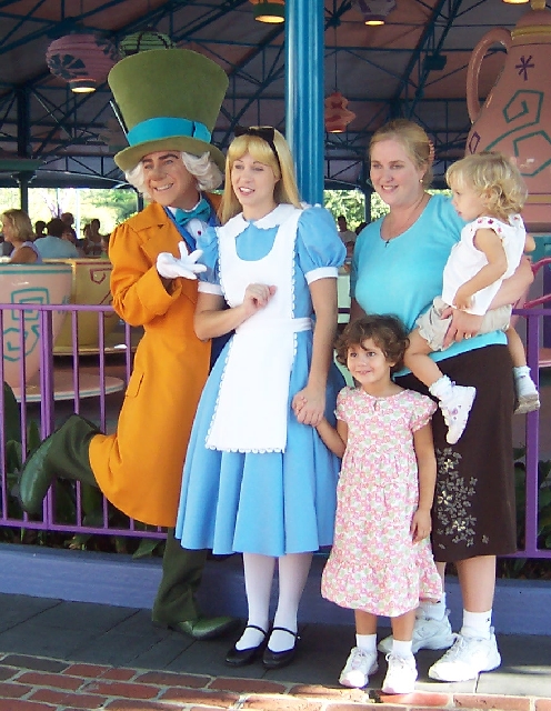 TeacupsHatterAlice6.jpg