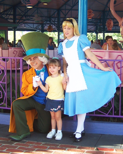 TeacupsHatterAlice7.jpg
