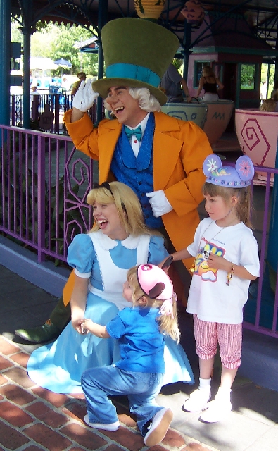 TeacupsHatterAlice28.jpg