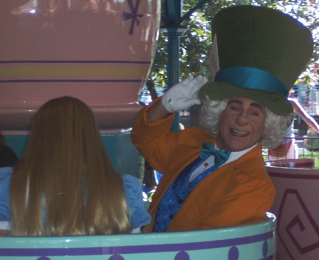 TeacupsHatterAlice3.jpg
