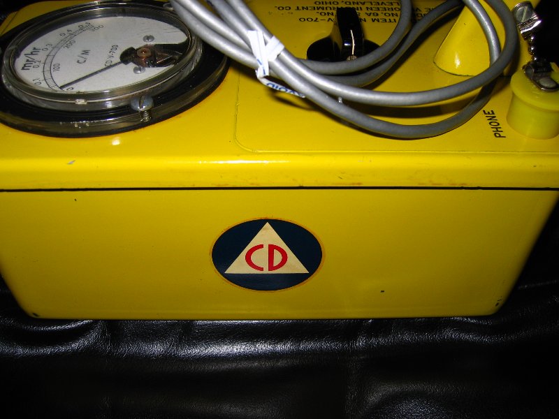 Victoreen  V-700 Civil Defense Geiger Counter
