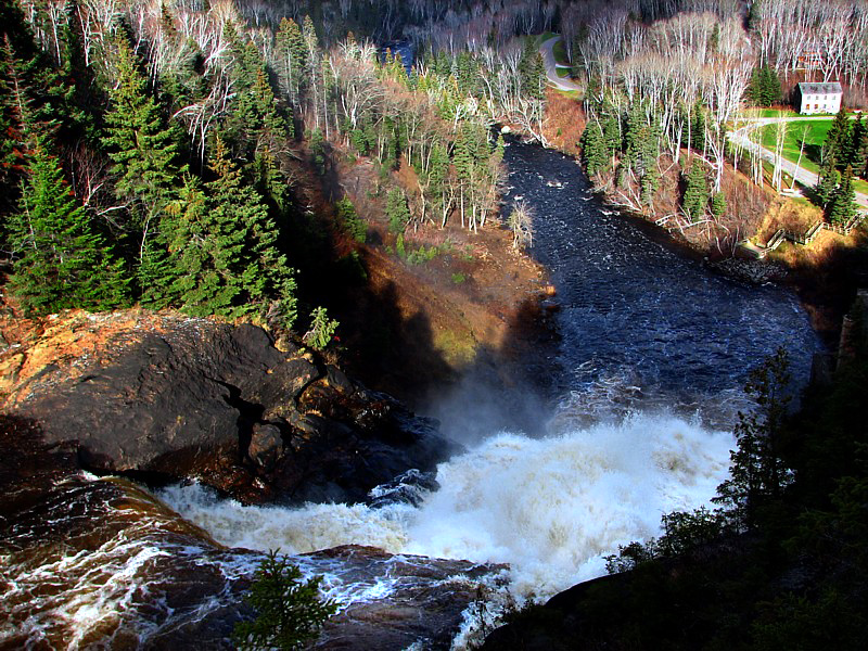 Plonge sur Val Jalbert