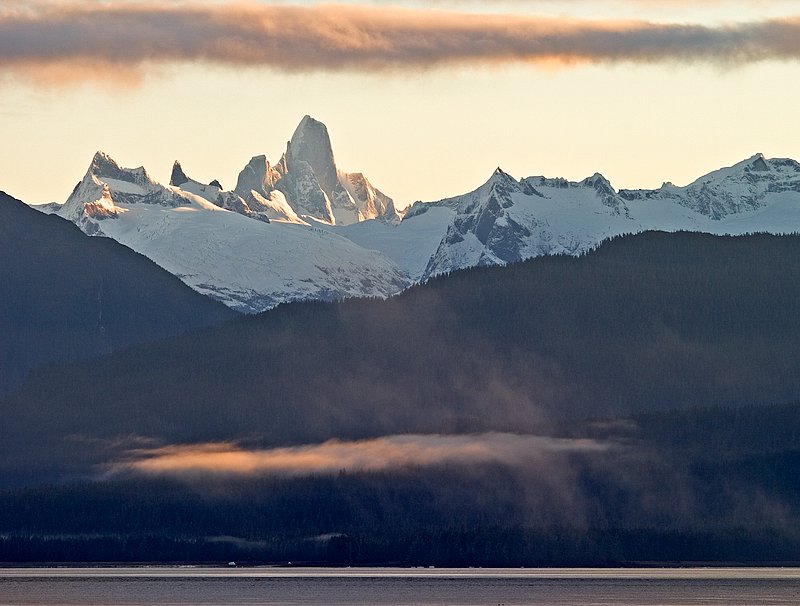 Sun and Mist on Devils Thumb