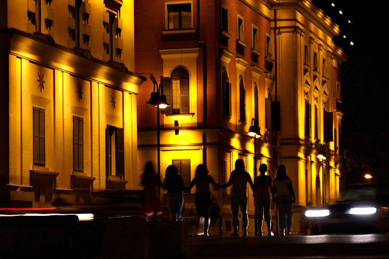 Tirana - Bulevardi Deshmoret e Kombit
