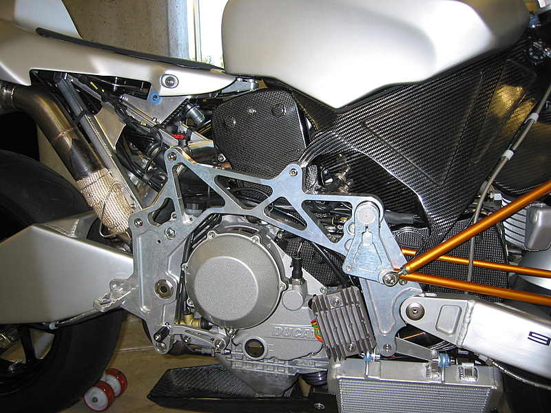Vyrus detail