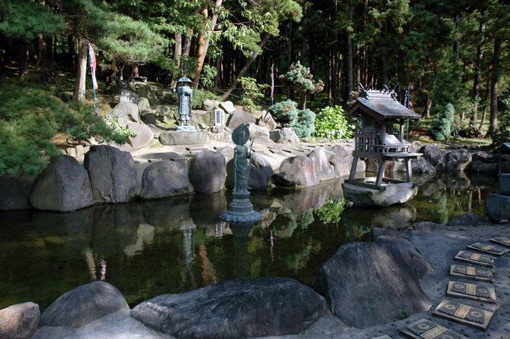 Big Buddha - pond