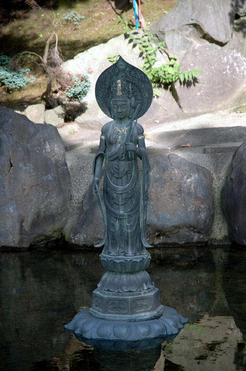 Big Buddha - pond 2