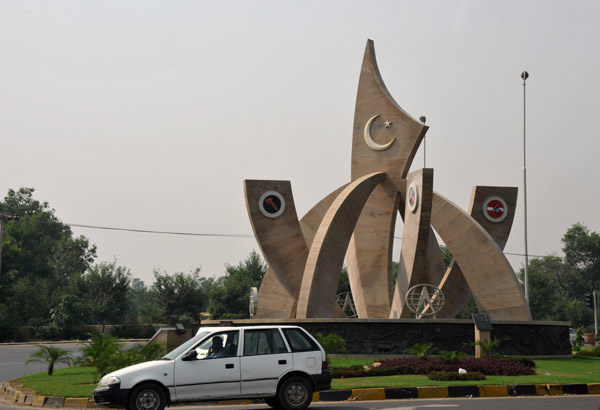 Roundabout monument, Lahore