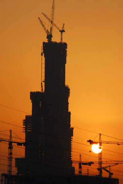 Burj Dubai construction at sunset Sep 06