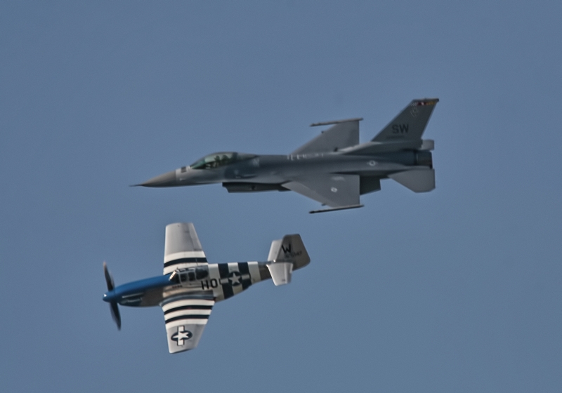 Mustang and F16.jpg