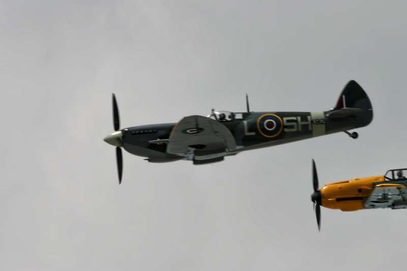 Spitfire and Me 109 02.jpg