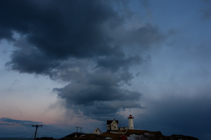 172DSC03669/37.jpg DUSK TAKES THE STORM