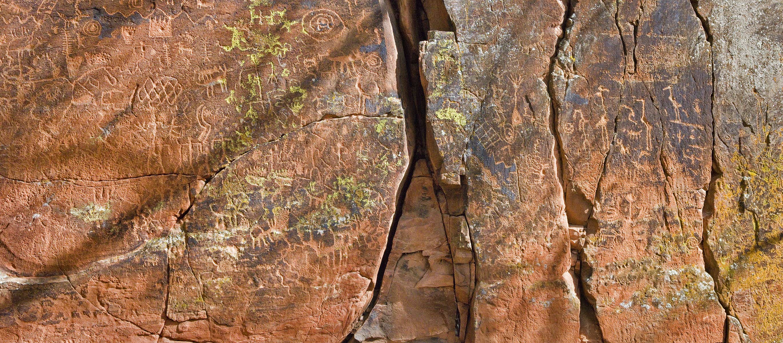 Petroglyphs at V-Bar-V Heritage Site - View at Orignal to see details