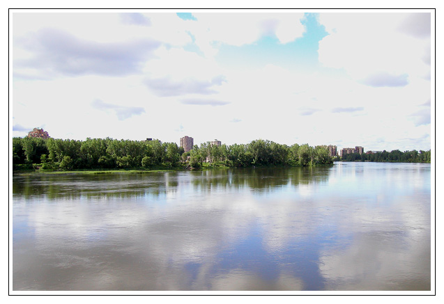 Vue de la piste cyclable longeant le Pont Champlain