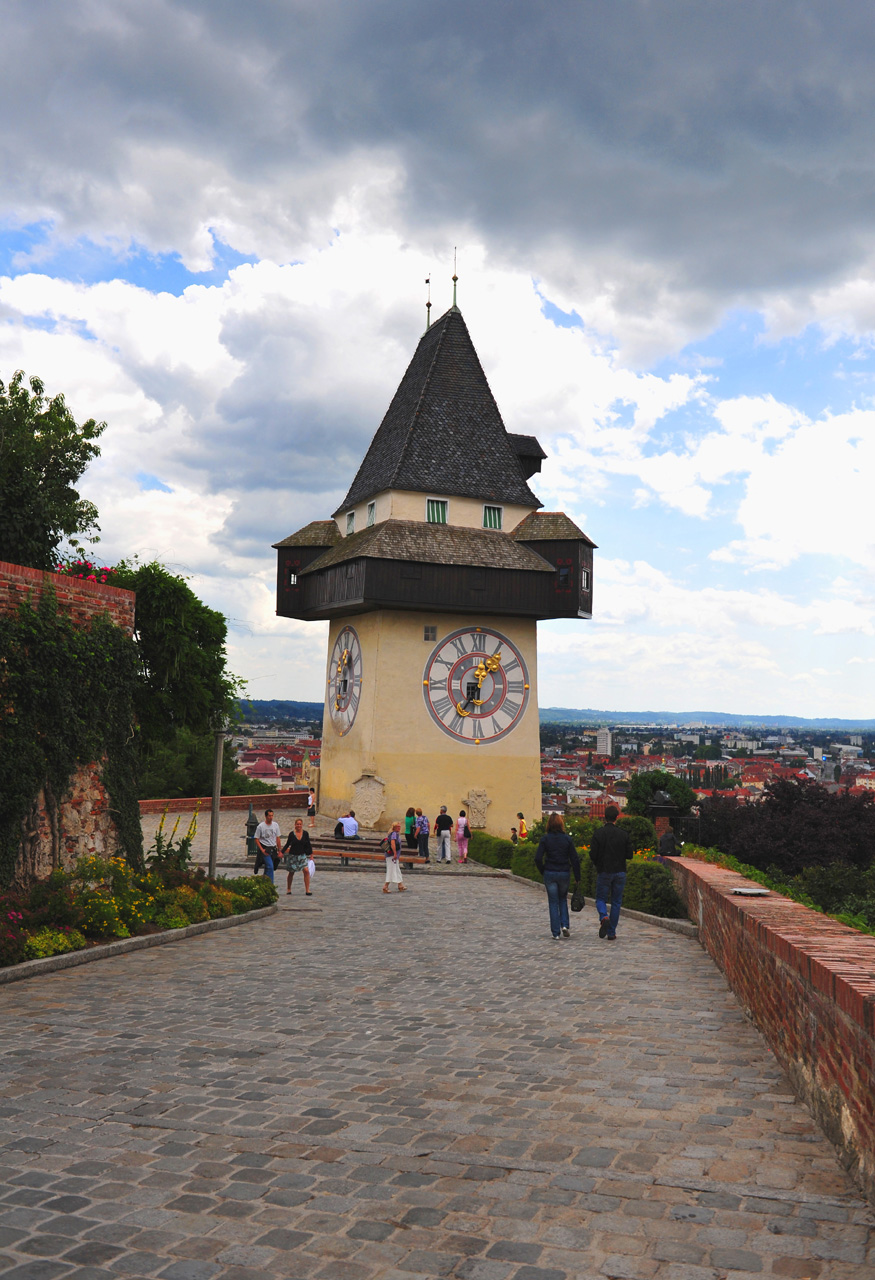 Graz_05_Landmark of Graz_The clock tower.jpg