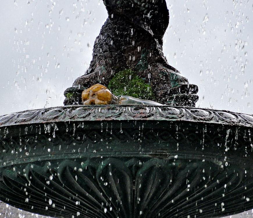 Fountain - Millennium Park (or garbage can) #3