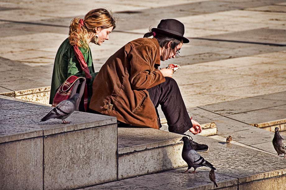 Feeding the pigeons in Lyon