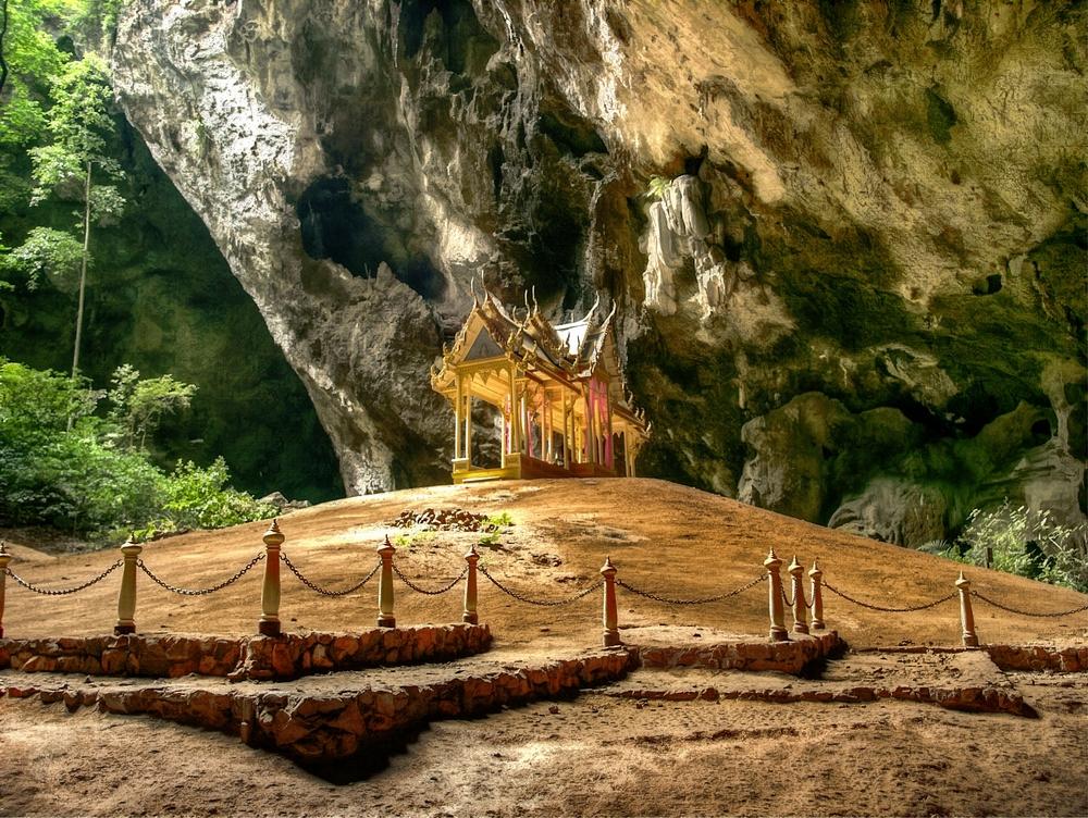 Phraya Nakhon Cave - Khao Sam Roi Yot - The Royal Pavilion