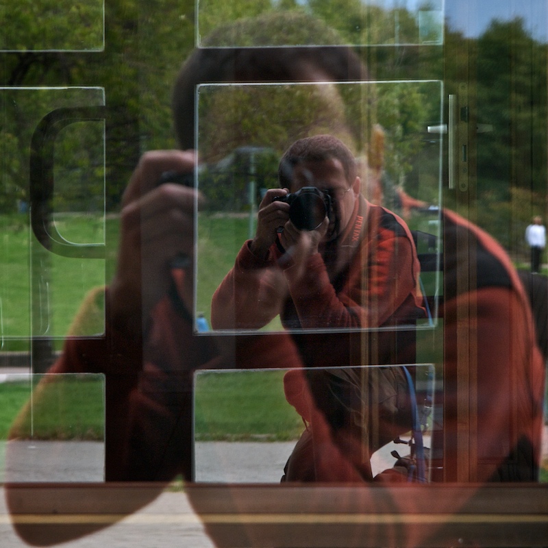 Avoid Distracting Image Content